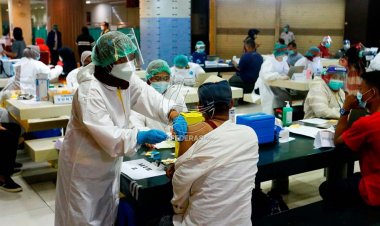 Laju Vaksinasi Covid-19 Turun Hampir 50 Persen di Agustus 2022