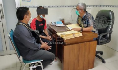 Polisi Periksa Kejiwaan AJ, Tersangka Pembacokan Ayah di Pagu