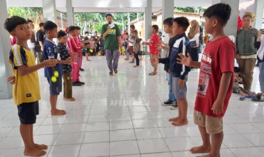 Demam Lato-lato datang di Kediri, Puluhan Anak Ikuti Kompetisi Lomba
