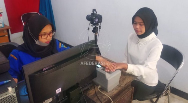 Sahaja Putih Abu-Abu, Program Layanan E-KTP Bagi Pelajar di Kediri