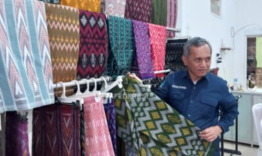 Sambut Bandara Dhoho, BI Kediri Dorong Pengembangan Kerajinan Tenun Ikat